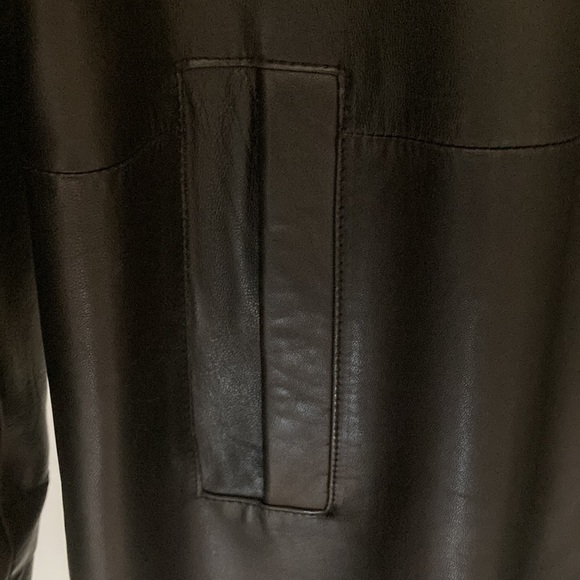 Short leather coat in dark brown - Picture 3 of 12